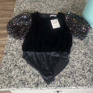 NWT ZARA sequined puffed sleeved velvet bodysuit